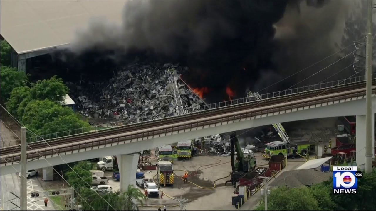 Massive scrapyard fire breaks out in northwest Miami-Dade | THE MIAMI ...